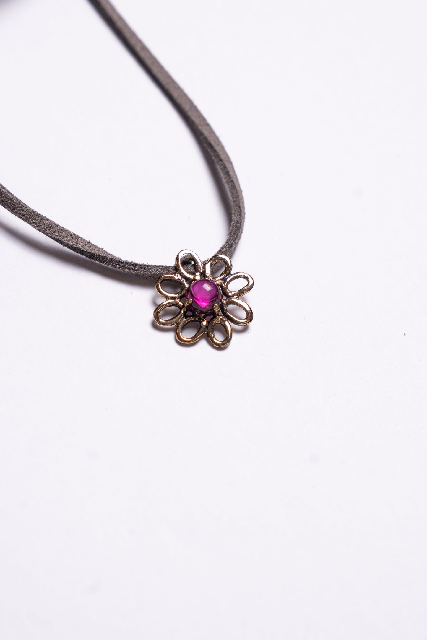 DAFNE CHOKER