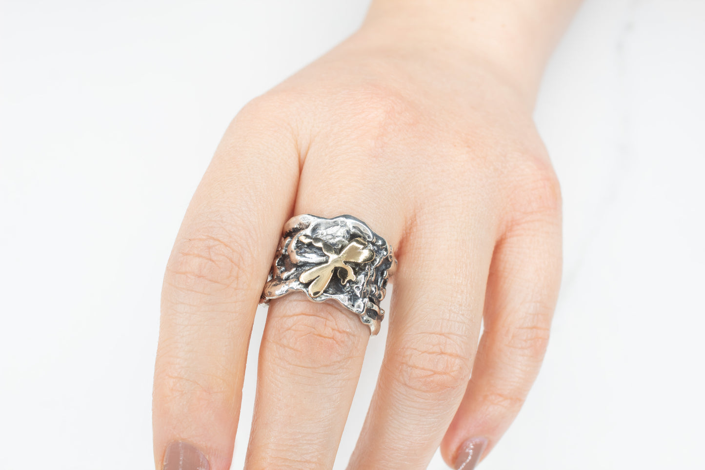 ANELLO FASCIA  CON SOGGETTO IN BRONZO