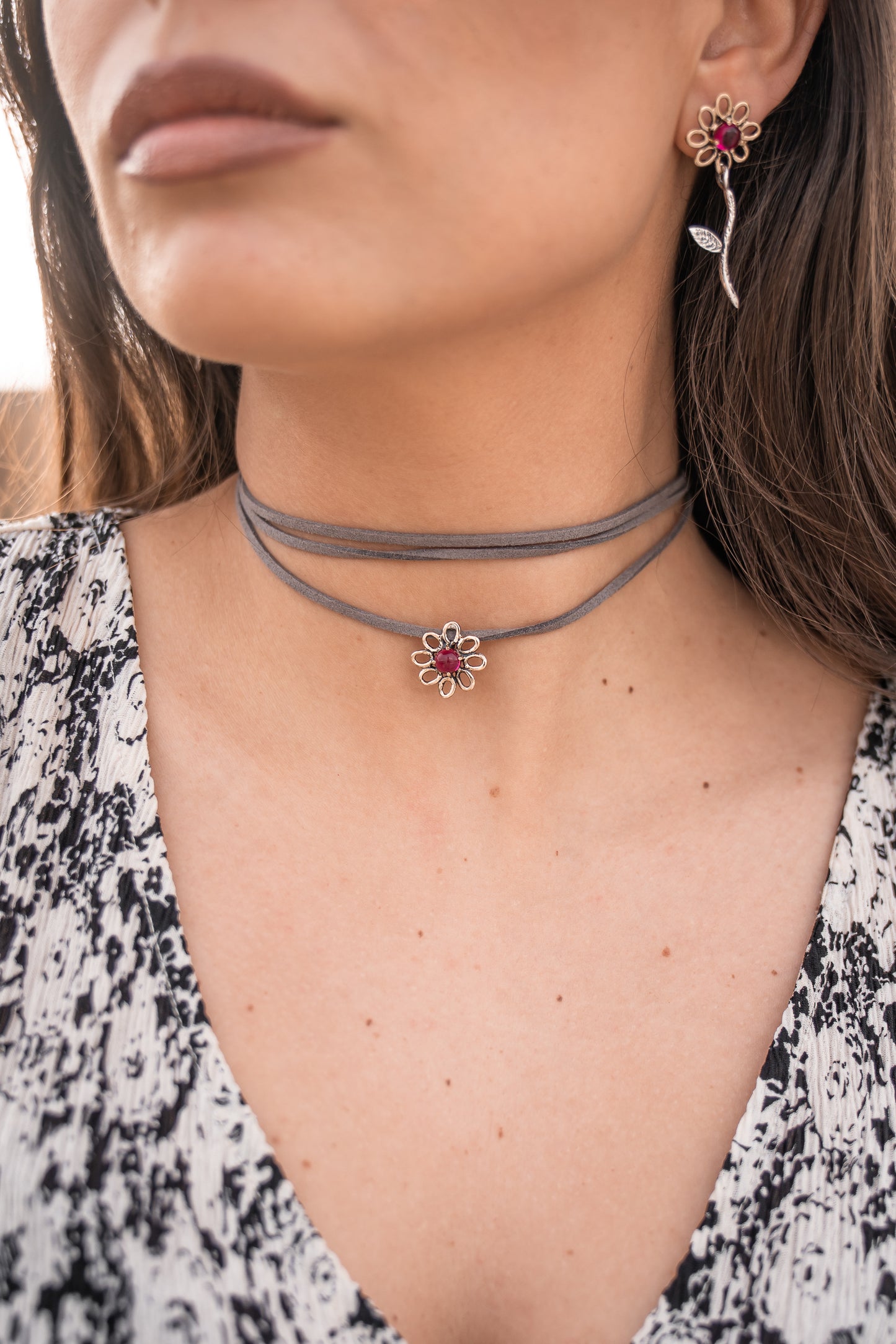 DAFNE CHOKER