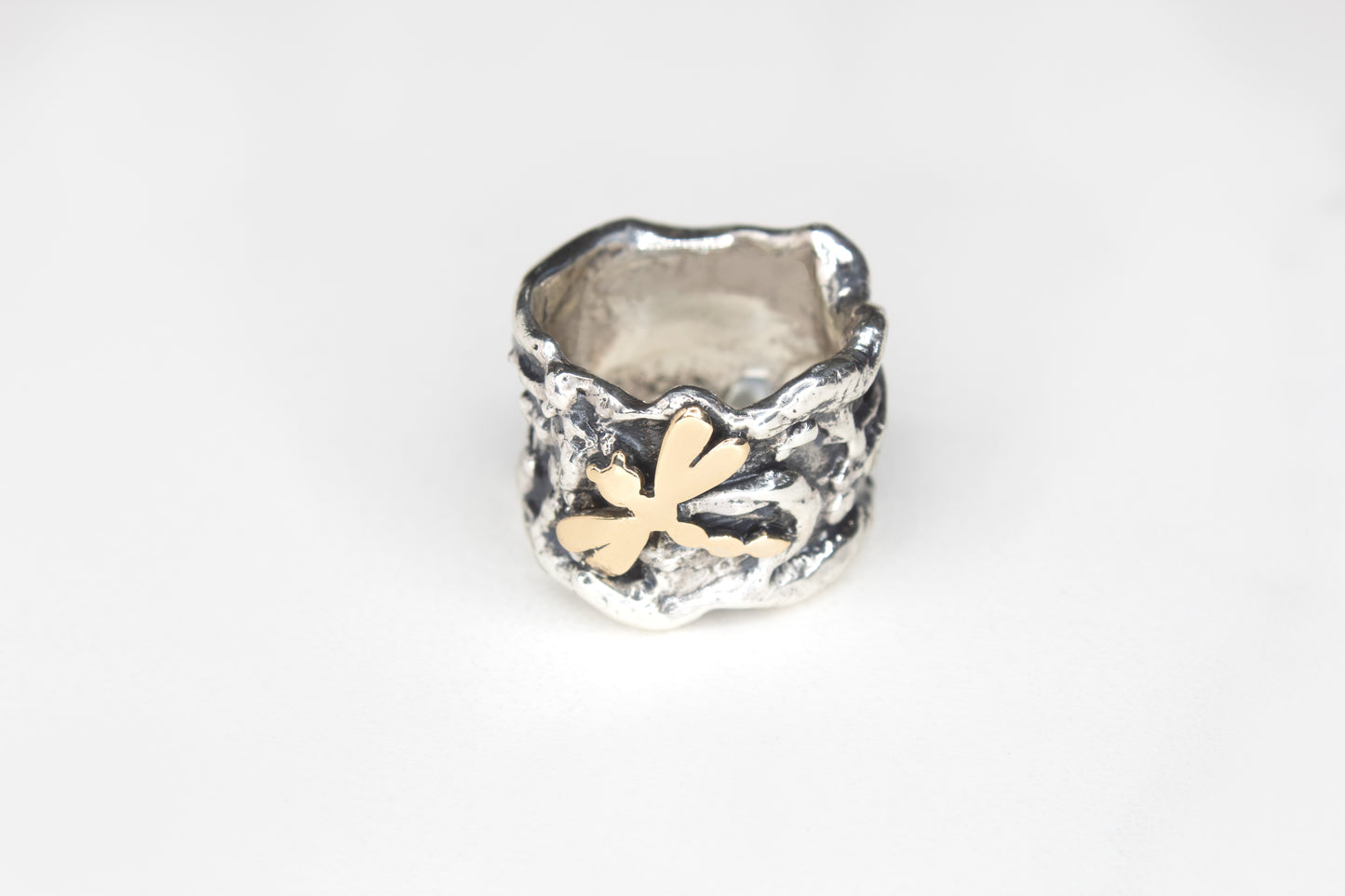 ANELLO FASCIA  CON SOGGETTO IN BRONZO